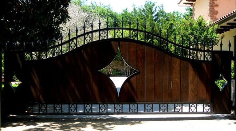 Highland Park Residential Driveway Gate